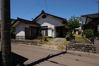 秋田市泉一ノ坪[1]